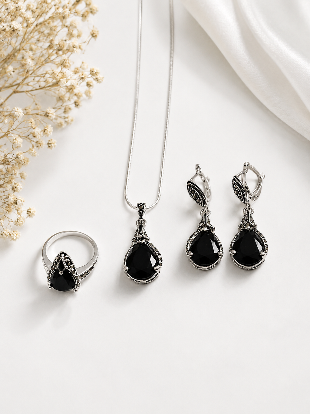 Noir Teardrop — Jewellery Set